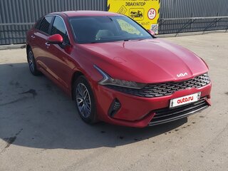 2022 Kia K5 III, красный, 2750000 рублей, вид 3