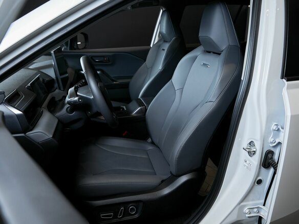 2026 Toyota RAV4 VI (XA60), белый, 4550000 рублей - вид 7