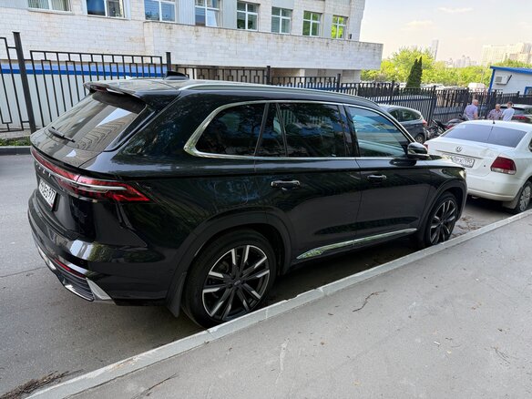 2023 Geely Monjaro (Xingyue L) I, чёрный, 3000000 рублей - вид 4