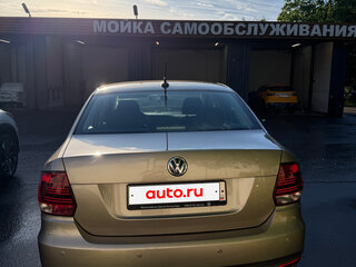 2017 Volkswagen Polo V Рестайлинг, золотистый, 1100000 рублей, вид 5
