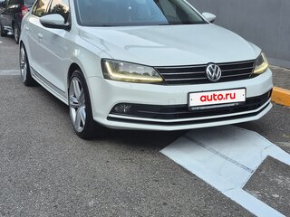 2017 Volkswagen Jetta VI Рестайлинг, белый, 1550000 рублей, вид 2