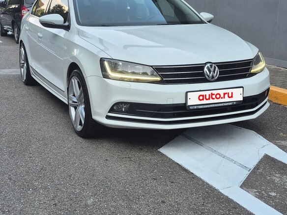 2017 Volkswagen Jetta VI Рестайлинг, белый, 1550000 рублей - вид 1