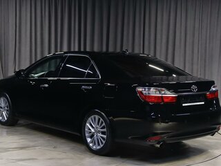 2017 Toyota Camry VII (XV50) Рестайлинг, чёрный, 1849000 рублей, вид 4