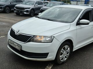 2018 Skoda Rapid I Рестайлинг, белый, 915000 рублей, вид 1