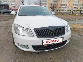 2012 Skoda Octavia II (A5) Рестайлинг, белый, 800000 рублей, вид 3