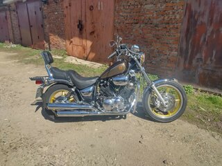 Yamaha XV1100 Virago