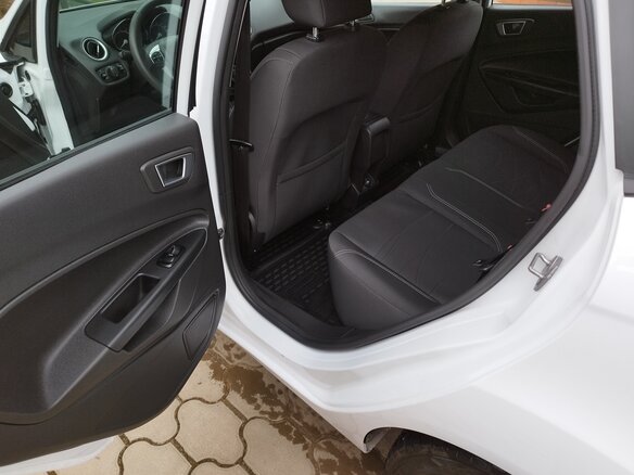 2015 Ford Fiesta Mk6 Рестайлинг, белый, 898000 рублей - вид 9