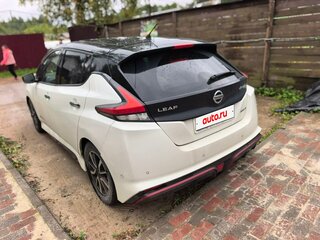 2018 Nissan Leaf II (ZE1), белый, 1550000 рублей, вид 4