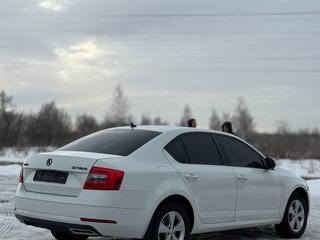 2018 Skoda Octavia III (A7) Рестайлинг, белый, 1590000 рублей, вид 3