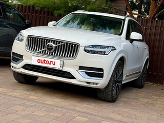 2021 Volvo XC90 B5 II Рестайлинг 1, белый, 6800000 рублей, вид 3