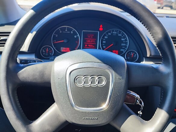 2006 Audi A4 III (B7), красный, 700000 рублей - вид 8