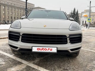 2020 Porsche Cayenne III, серый, 6000000 рублей, вид 3