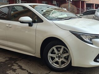 2019 Toyota Corolla Sport XII (E210), серебристый, 1299000 рублей, вид 4