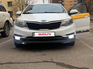 2017 Kia Rio III Рестайлинг, белый, 850000 рублей, вид 2