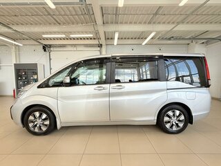 2016 Honda Stepwgn V, серый, 1899000 рублей, вид 3