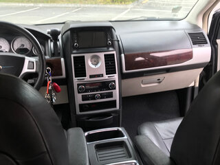 2010 Chrysler Voyager Grand V, чёрный, 1350000 рублей, вид 3