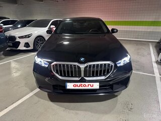 2025 BMW 5 серии 523d xDrive VIII (G60/G61/G68), чёрный, 6800000 рублей, вид 3