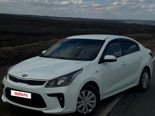2017 Kia Rio IV, белый, 1450000 рублей, вид 1
