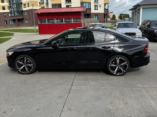 2023 Volvo S60 III, чёрный, 2600000 рублей, вид 4
