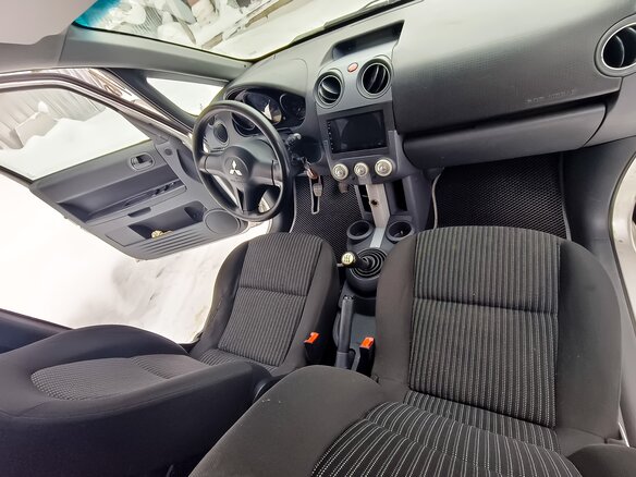 2008 Mitsubishi Colt VI (Z20/Z30), серебристый, 460000 рублей - вид 8