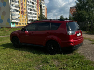 2012 Mitsubishi Outlander II Рестайлинг, красный, 1400000 рублей, вид 5