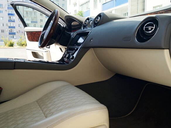 2017 Jaguar XJ Long IV (X351) Рестайлинг, серебристый, 2790000 рублей - вид 7