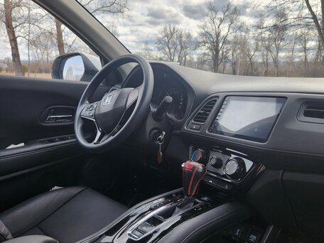 2021 Honda Vezel I Рестайлинг, белый, 1495000 рублей, вид 4