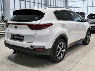 2021 Kia Sportage IV Рестайлинг, белый, 1950000 рублей, вид 5