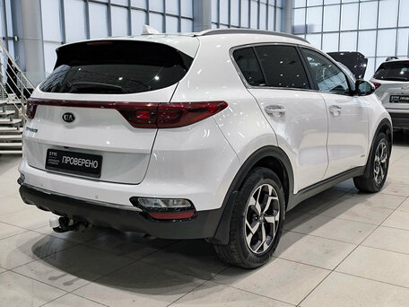 2021 Kia Sportage IV Рестайлинг, белый, 1950000 рублей, вид 5