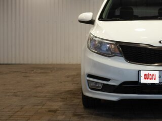 2017 Kia Rio III Рестайлинг, белый, 1095000 рублей, вид 4