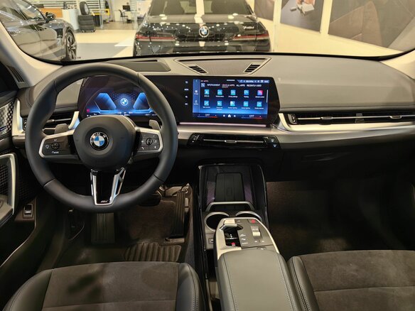 2026 BMW X1 25Li xDrive III (U11/U12), чёрный - вид 7