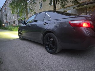 2009 Toyota Camry VI (XV40) Рестайлинг, серый, 930000 рублей, вид 3