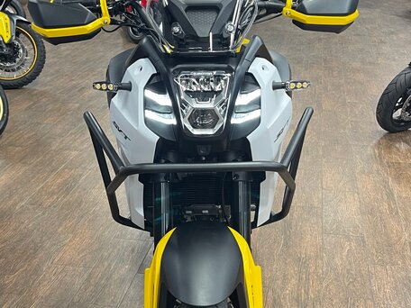 2026 QJMotor SVT 650, золотистый, 699000 рублей, вид 3