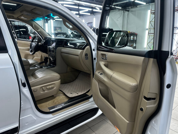 2010 Lexus LX 570 III, белый, 3400000 рублей - вид 11