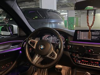 2020 BMW 5 серии 530d xDrive VII (G30/G31/G38), белый, 4850000 рублей, вид 5