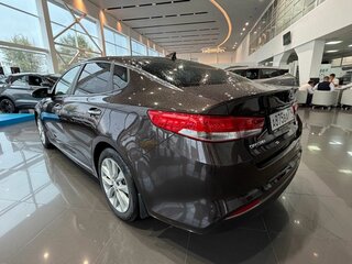 2017 Kia Optima IV, коричневый, 1895000 рублей, вид 5
