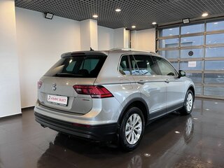 2018 Volkswagen Tiguan II, серебристый, 2550000 рублей, вид 3