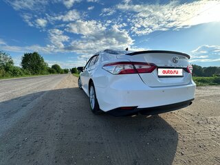 2018 Toyota Camry VIII (XV70), белый, 2270000 рублей, вид 4