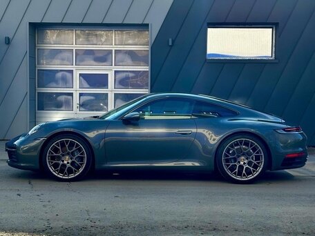 2021 Porsche 911 Carrera 4 VIII (992), серый, 13760059 рублей, вид 4