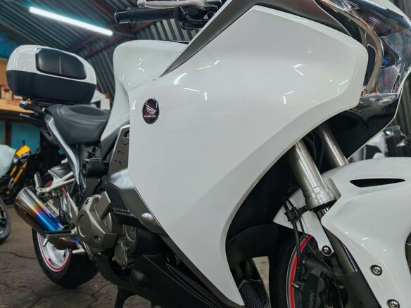 2012 Honda VFR 1200, белый, 860000 рублей - вид 16