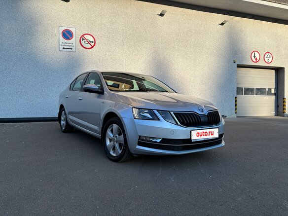 2018 Skoda Octavia III (A7) Рестайлинг, серебристый, 1670000 рублей - вид 2