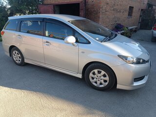 2010 Toyota Wish II, серебристый, 1700000 рублей, вид 3