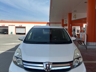 2014 Toyota ISis I Рестайлинг, белый, 1450000 рублей, вид 2