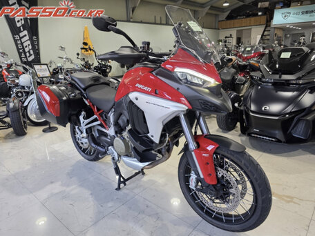 2023 Ducati Multistrada V4, красный, 1950000 рублей, вид 3