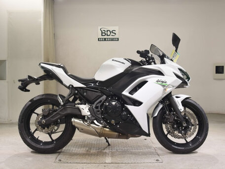 2022 Kawasaki Ninja 650, белый, 650000 рублей, вид 3