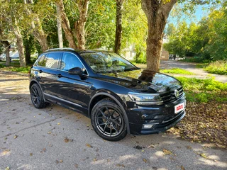 2018 Volkswagen Tiguan II, чёрный, 3300000 рублей, вид 1