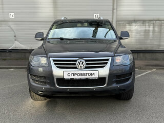 2007 Volkswagen Touareg I Рестайлинг, серый, 689000 рублей, вид 2