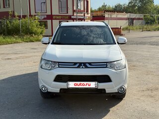 2012 Mitsubishi Outlander III, белый, 1349000 рублей, вид 2