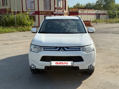 2012 Mitsubishi Outlander III, белый, 1349000 рублей, вид 2