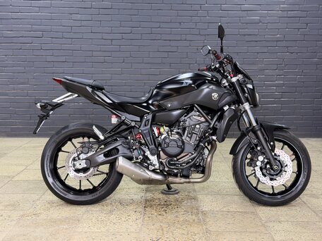 2017 Yamaha MT-07 (FZ-07), чёрный, 745000 рублей, вид 3